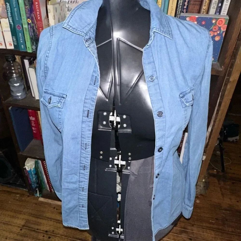 Old Navy denim button down XS normcore classic shirt